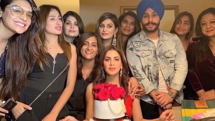 TV Actor Shraddha Arya Celebrates Her Birthday On The Sets Of Kundali Bhagya