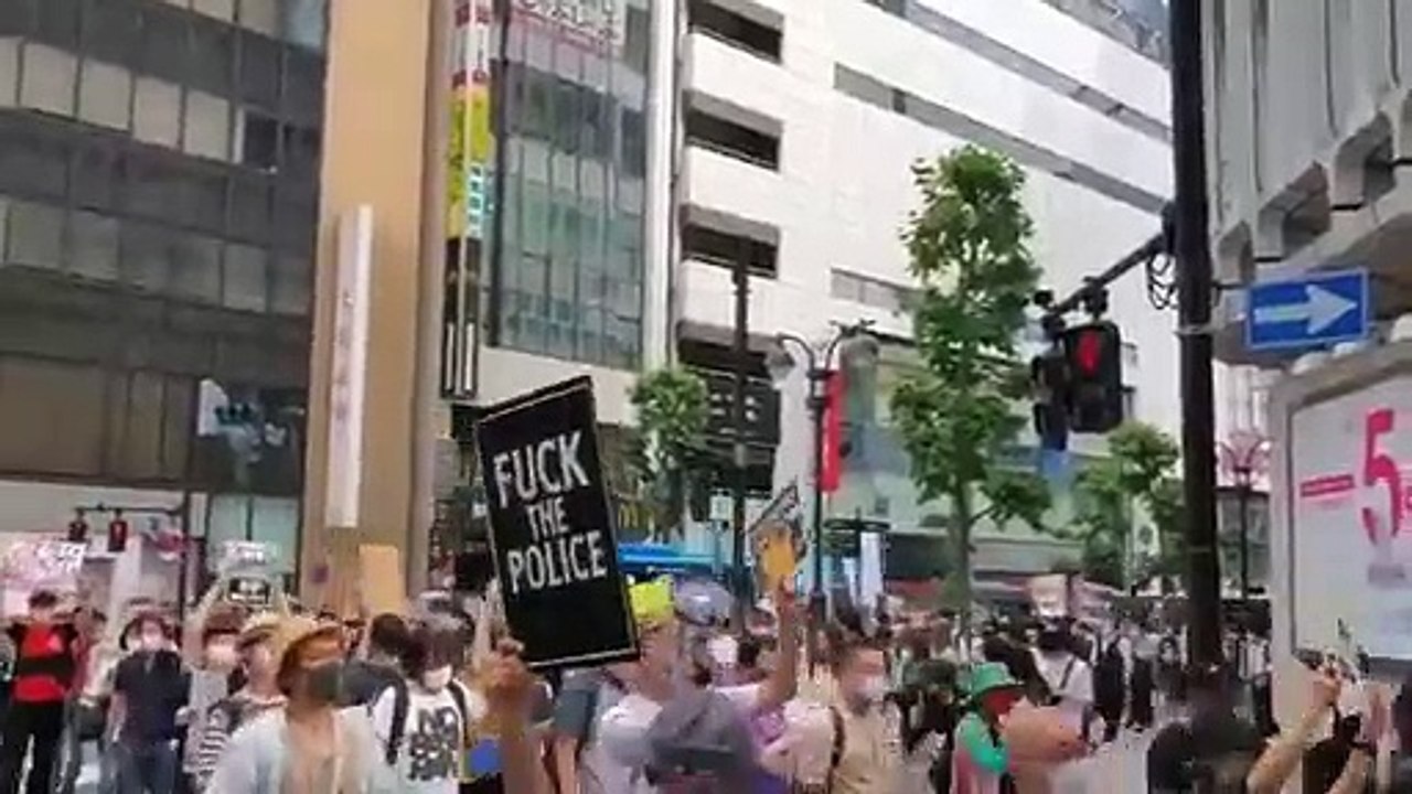 Tokyo'da polis şiddetine karşı protesto
