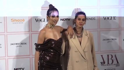 Shibani Dandekar's CUTE Gesture Towards Her Friend At Vogue Beauty Awards 2019
