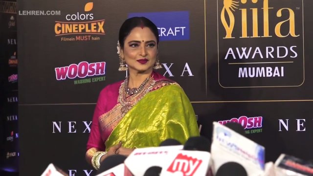 IIFA 2019: Rekha Poses With Ishaan Khatter And Bobby Deol