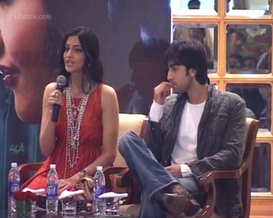 Bollywood Flashback: Sonam Kapoor and Ranbir Kapoor At Saawariya Press Conference