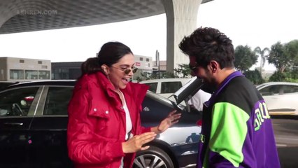Deepika Padukone Learns Dance From Kartik Aaryan At Airport