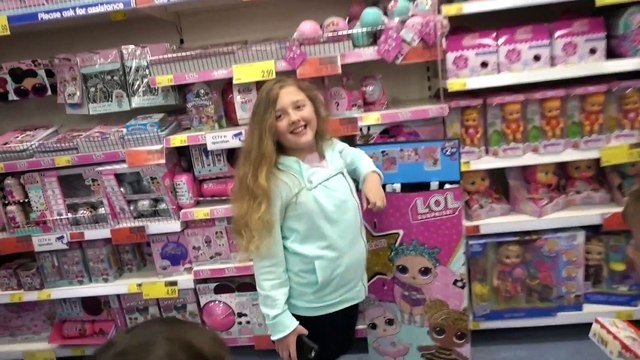 Sophia, Isabella e Alice Brincando de soletrar e Passeando no Shopping