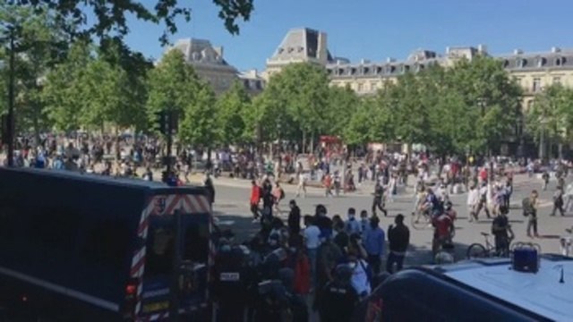 Cientos de sin papeles reclaman con una protesta en París su regularización