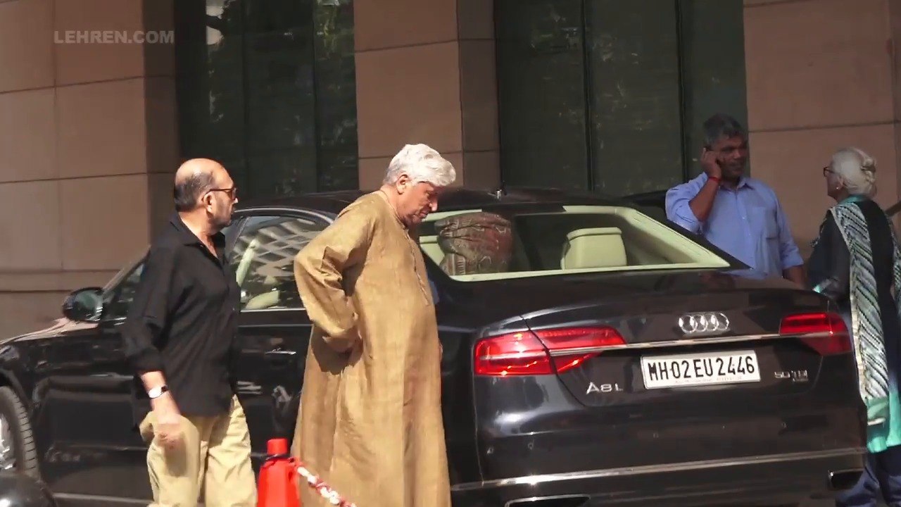 B'wood Celebs Visit Hospital To Meet Shabana Az...