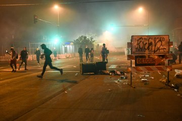 ترامب يلوح بإرسال الجيش الوطني وحاكم ولاية مينيسوتا يعلن التعبئة العامة