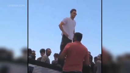 Fans Go Crazy Seeing Asim Riaz At A Holi Event