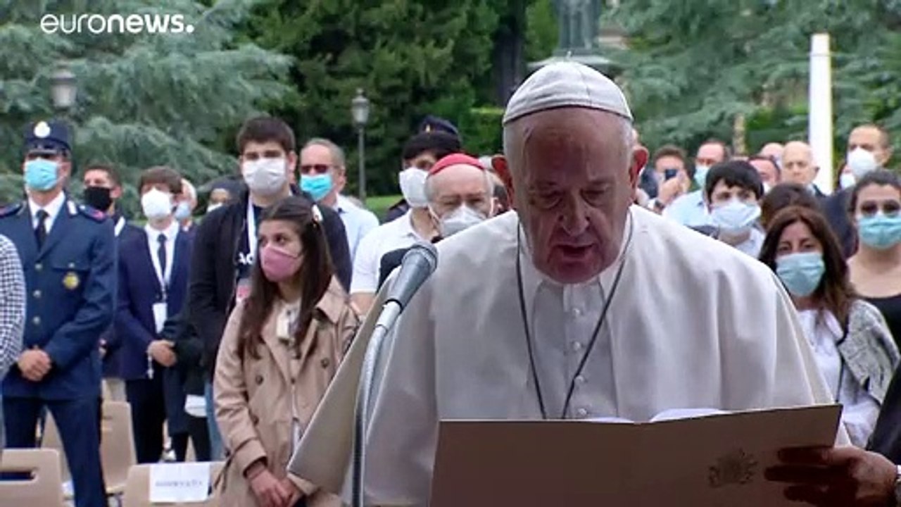 Le pape François appelle à la prière face à la pandémie