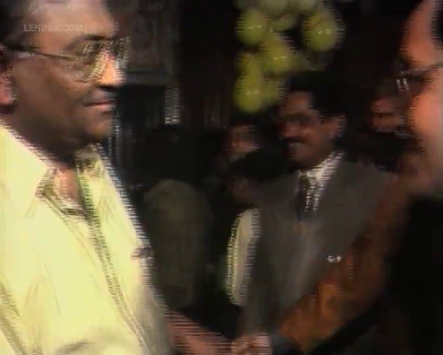 Grand Premiere Of Baazigar  Shahrukh Khan  Kajo...