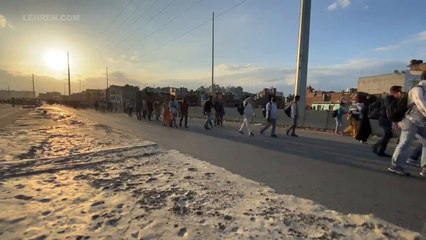 Thousands Of Migrants Are Walking From Delhi To Bihar Amid Lockdown
