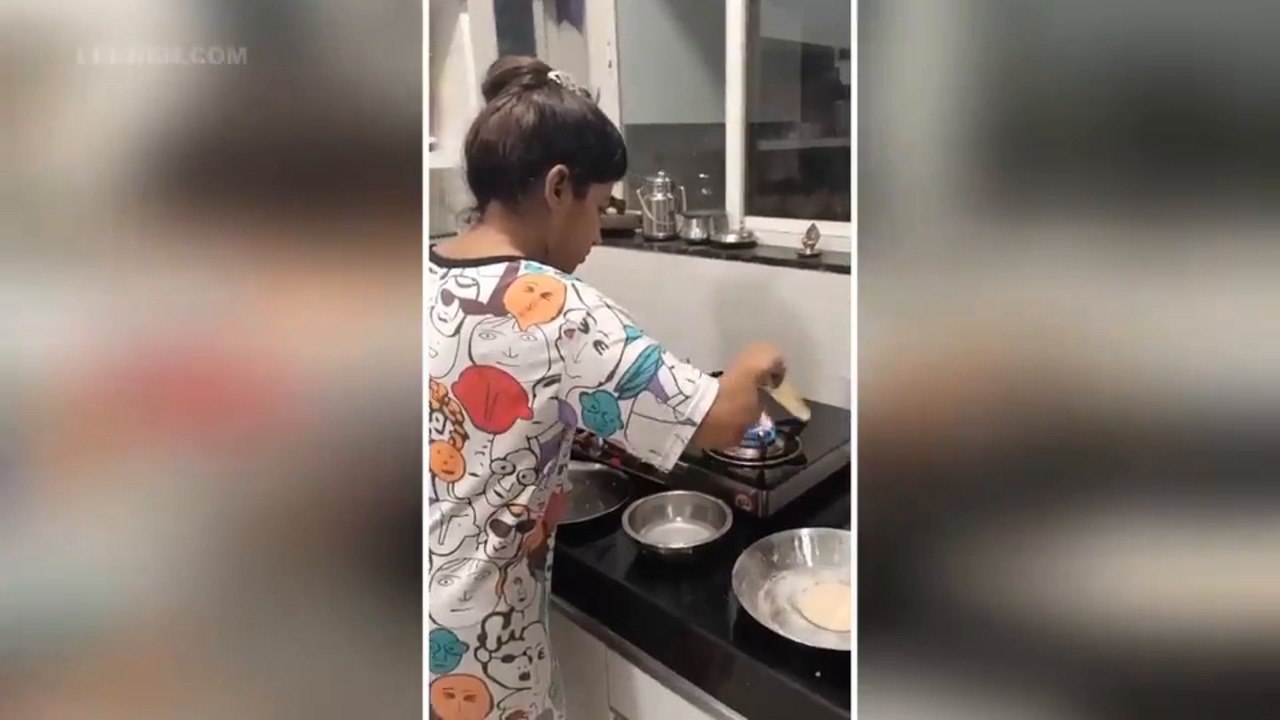 Lockdown च्या काळात धनश्री काडगावकर सोबत बनवा भाकरी