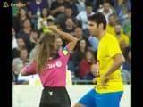 arbitros protagonistas en el campo de juego