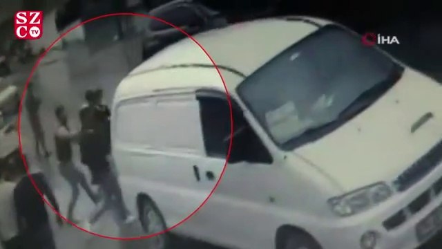 Alacak-verecek kavgasında birbirlerine kaldırım taşı ile saldırdılar