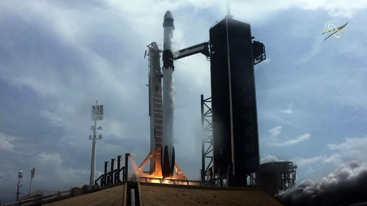 SpaceX-Rakete startet erfolgreich ins All