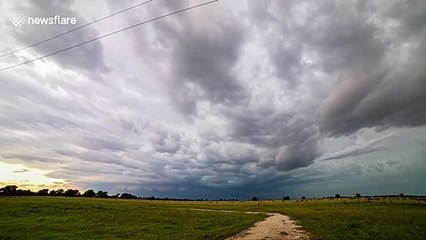 Watch ominous time-lapse of strong super-cell developing and approaching in Texas