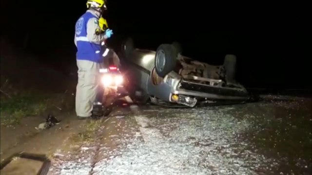 Capotamento mobiliza equipes do Corpo de Bombeiros à PR-180