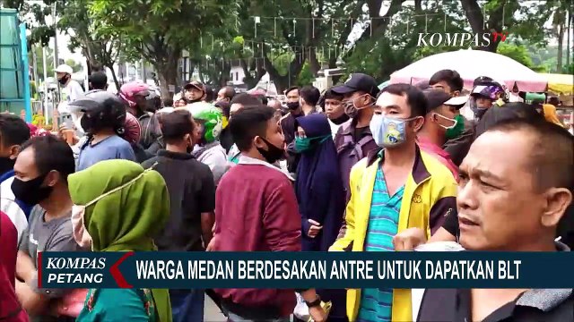 Minim Petugas, Warga Medan Berdesakan Antri BLT di Kantor Pos