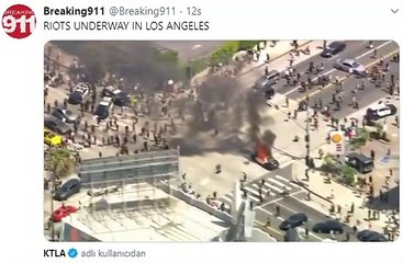 ABD'de Polis Arabası Ateşe Verildi