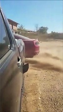 Faire des dérapages sur du gravier : mauvaise idée