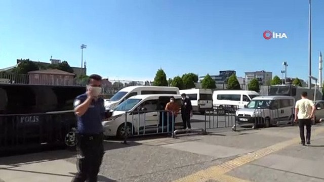 - Hrant Dink Vakfı'na tehdit e-postası gönderen H.A. 'Zincirleme şekilde kişinin kendisini bir hale koyması suretiyle imzasız mektupla ya da özel işaretle tehdit' suçundan tutuklama talebiyle Sulh Ceza Hakimliği'ne sevk edildi.