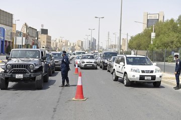 الكويت تضع خطة من خمس مراحل للعودة للحياة الطبيعية