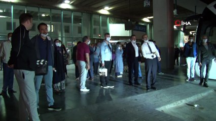 Kısıtlamanın bitmesiyle İzmir Otogarı’nda hareketlilik