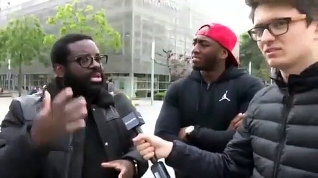 Pas bête le frère...