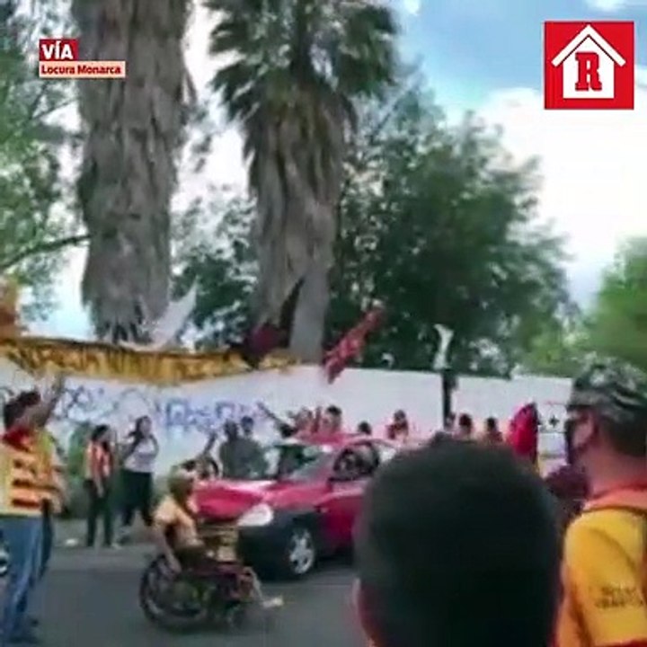 Aficionados de Morelia protestan a las afueras del Estadio Morelos