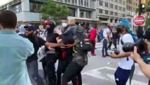 WASHINGTON: Un antifa remis à la police par les manifestants