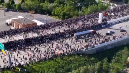 - Minneapolis'te tanker, göstericilerin arasına daldı