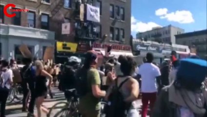 ABD'deki protestolarda dikkat çeken Beşiktaş yazısı