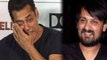 Wajid Khan Last Rite: Salman Khan के नहीं थमे आंसू, Wajid Khan के निधन पर हुए बेसुध | FilmiBeat