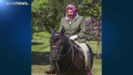 Η Βασίλισσα της Αγγλίας βγήκε από το Γουίνδσορ