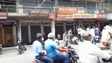 ज़ोन 1 में भी दुकान पहुंचे व्यापारी, सोशल डिस्टेंसिंग का नहीं रखा ध्यान