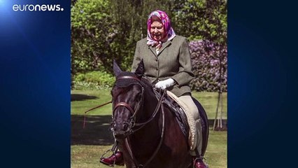 Briten atmen auf: Die Queen ist wieder hoch zu Ross