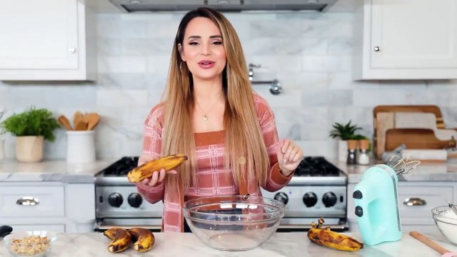 The PERFECT Banana Bread Recipe - Baking Basics