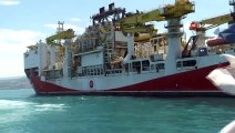 Fatih Sondaj Gemisi Trabzon Açıklarında ‘Çırpınırdı Karadeniz’ Türküsü İle Karşılandı
