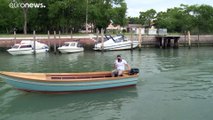 Zurück in die Zukunft: Holzboot mit E-Motor in Venedig