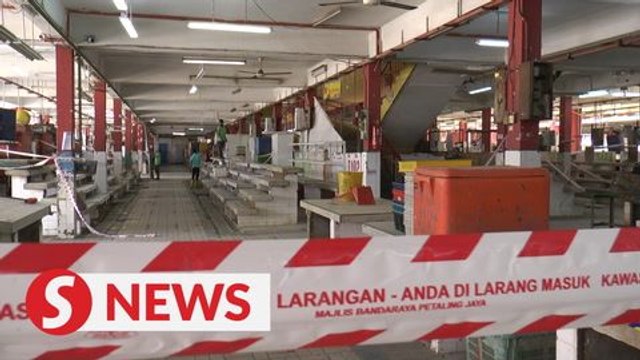 Traders at Pasar Besar Jalan Othman get a “raincheck” on market reopening