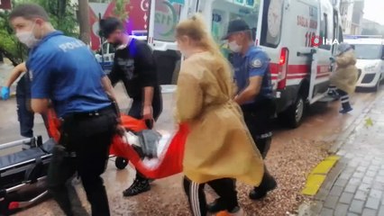 Ayrı yaşadığı eşi ilişkiye girmeyi reddedince bıçaklayıp kaçtı