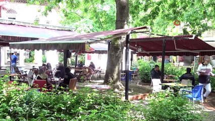 Bursalılar tarihî mekânlara akın etti