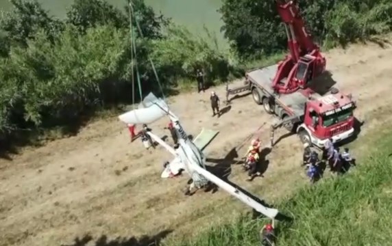 Roma - Aereo cade nel Tevere, muore 23enne (01.06.20)