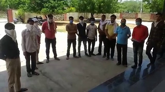 लाॅकडाउन में तीन माह से बंद रहा फोटोग्राफी का व्यवसाय, चार सूत्री मांग को लेकर सौंपा ज्ञापन
