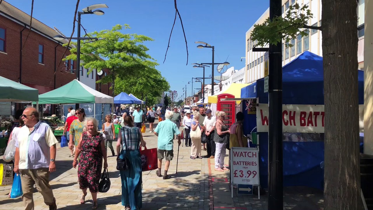 Fareham market reopens with social distancing video Dailymotion