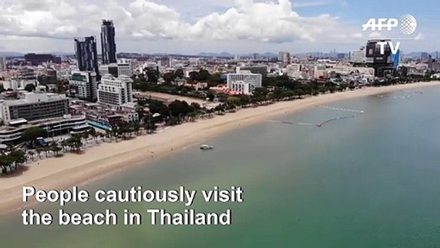 Pattaya beach reopens as Thai loosens virus restrictions
