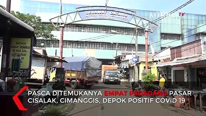 Penyemprotan Disinfektan Jelang Pembukaan Pasar Cisalak
