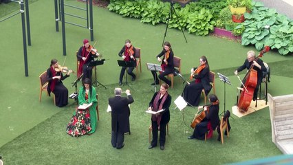 A Vienne, la chambre d'hôtel devient loge d'opéra