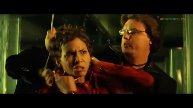 जब John Travolta ने Hugh Jackman के सामने ही Halle Berry को गोली मार दी