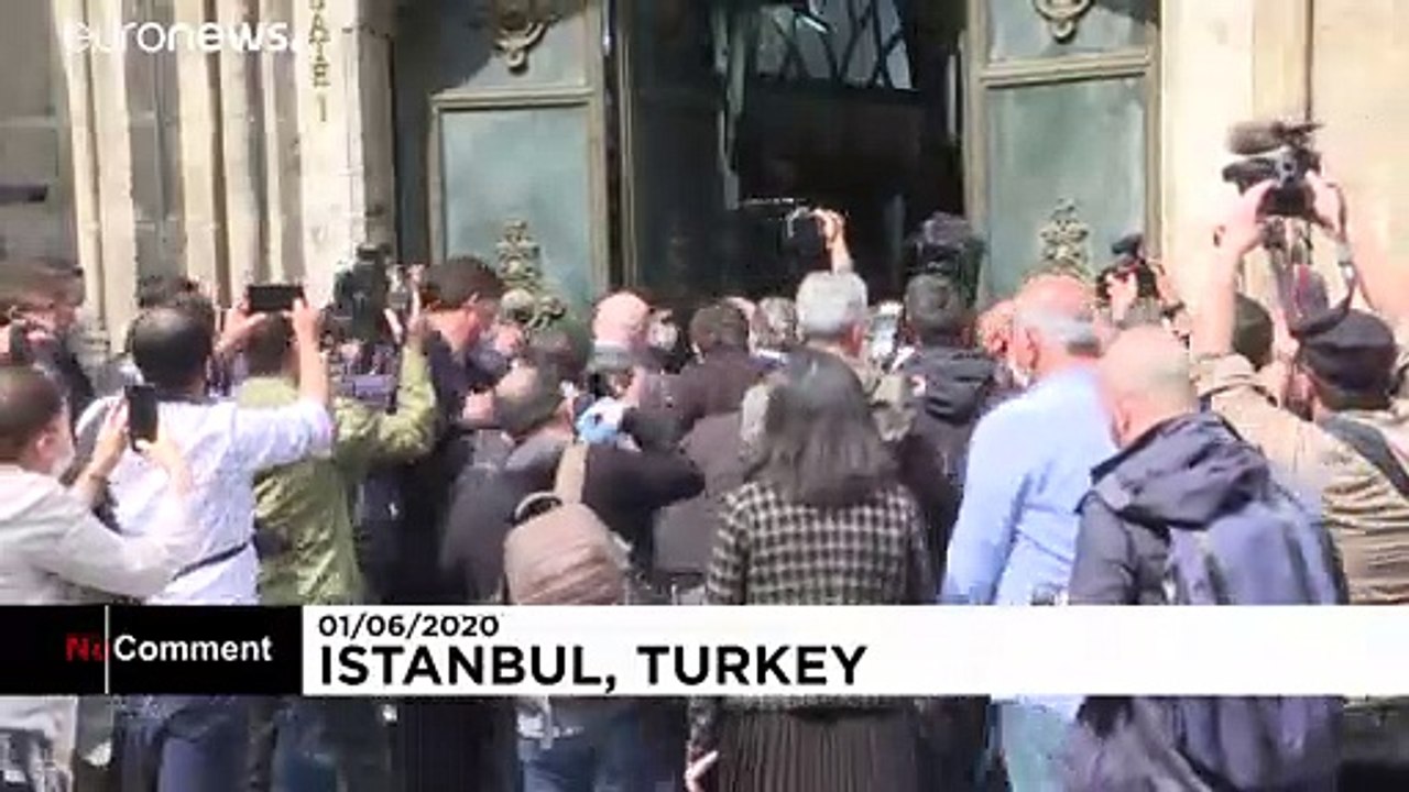 Großer Basar in Istanbul öffnet wieder