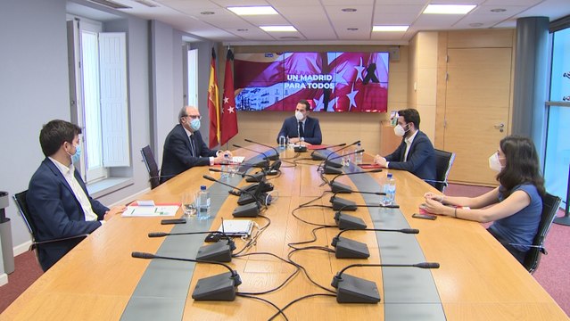 Aguado se reúne con la oposición para afrontar la recuperación de la CAM